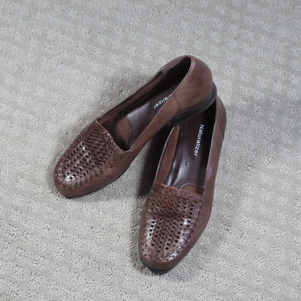 Naturalizer Size 7 Woven Toe Brown Loafers
